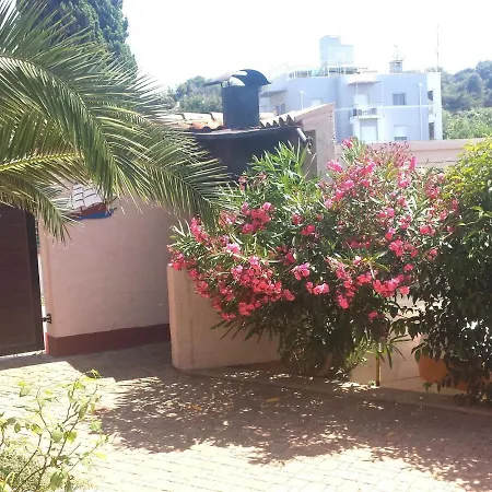 Nice Bungalow With Shared Swimming Pool And Enclosed Garden With Bbq, Pula 5 Km Away * Vinkuran